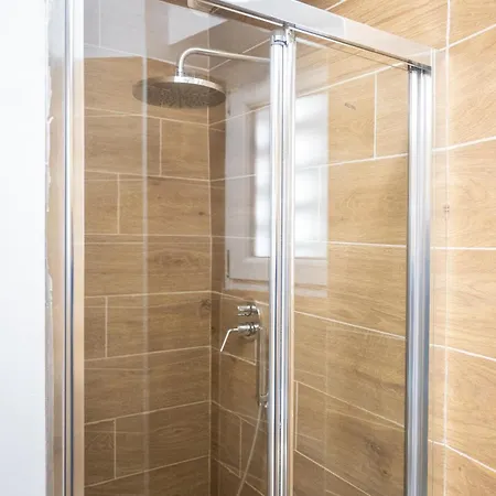 Tiburtina Tatil Evi *