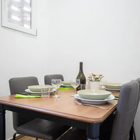 Tiburtina Tatil Evi *